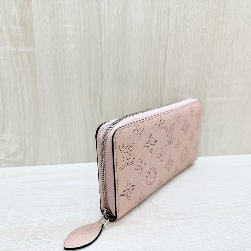LV粉色牛皮洞洞Mahina Zippy拉鍊長夾/M61868-6