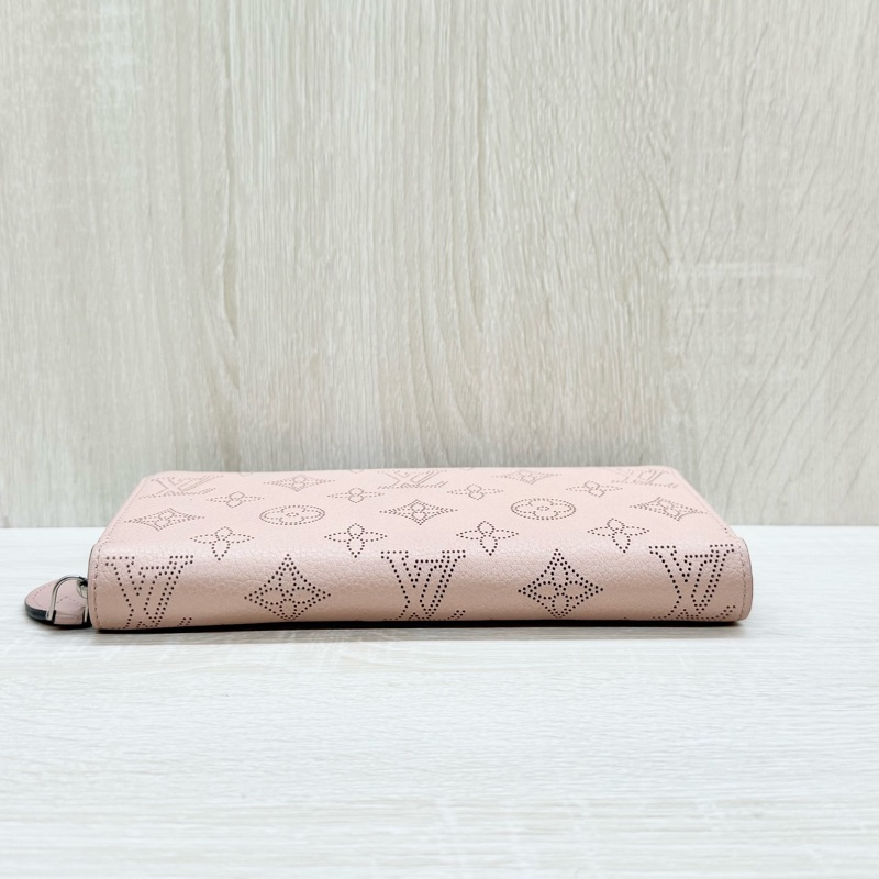 LV粉色牛皮洞洞Mahina Zippy拉鍊長夾/M61868-13