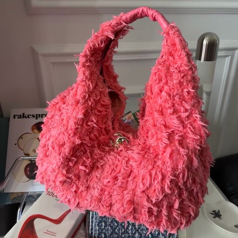 #秀款超時髦 #近新閒置 香奈兒Hobo珊瑚粉流蘇毛須腋下包🈶子包-2