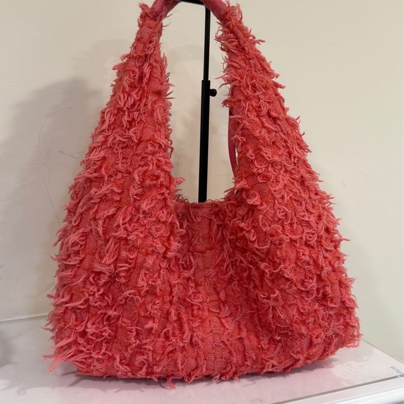 #秀款超時髦 #近新閒置 香奈兒Hobo珊瑚粉流蘇毛須腋下包🈶子包-10