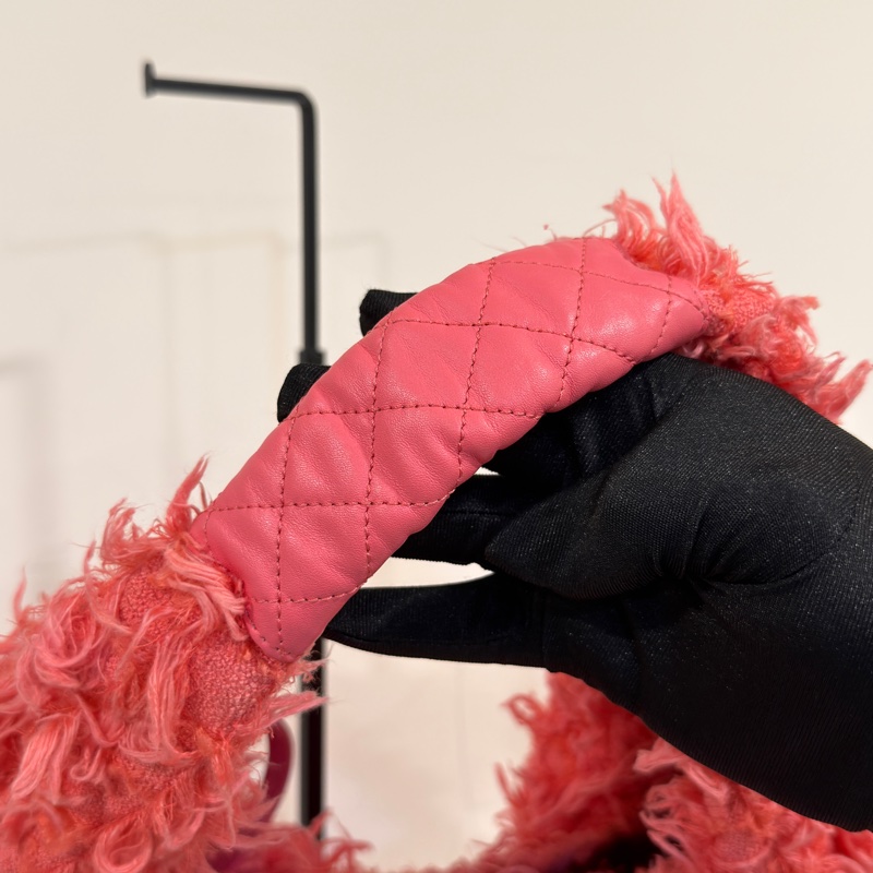 #秀款超時髦 #近新閒置 香奈兒Hobo珊瑚粉流蘇毛須腋下包🈶子包-11