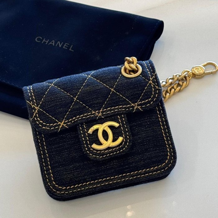 *SHIHNA名牌精品*CHANEL 菱格縫線牛仔布掛腕零錢包-0
