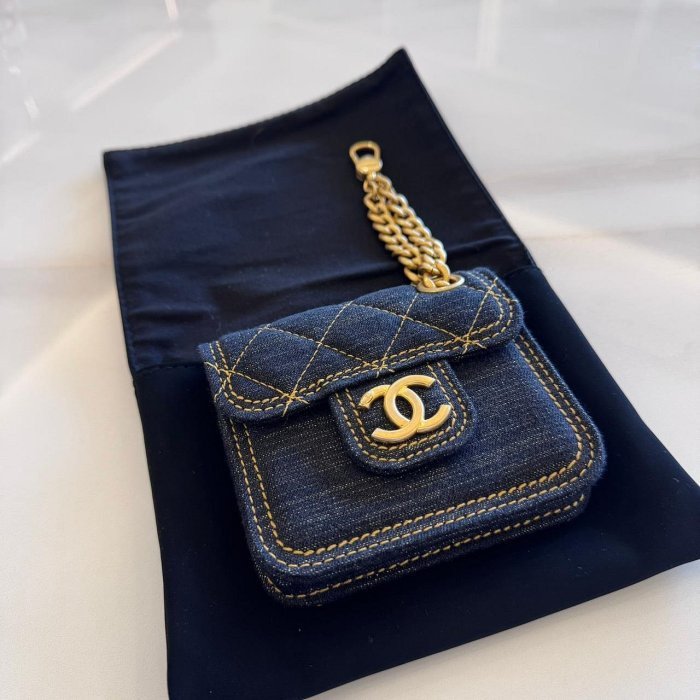 *SHIHNA名牌精品*CHANEL 菱格縫線牛仔布掛腕零錢包-2