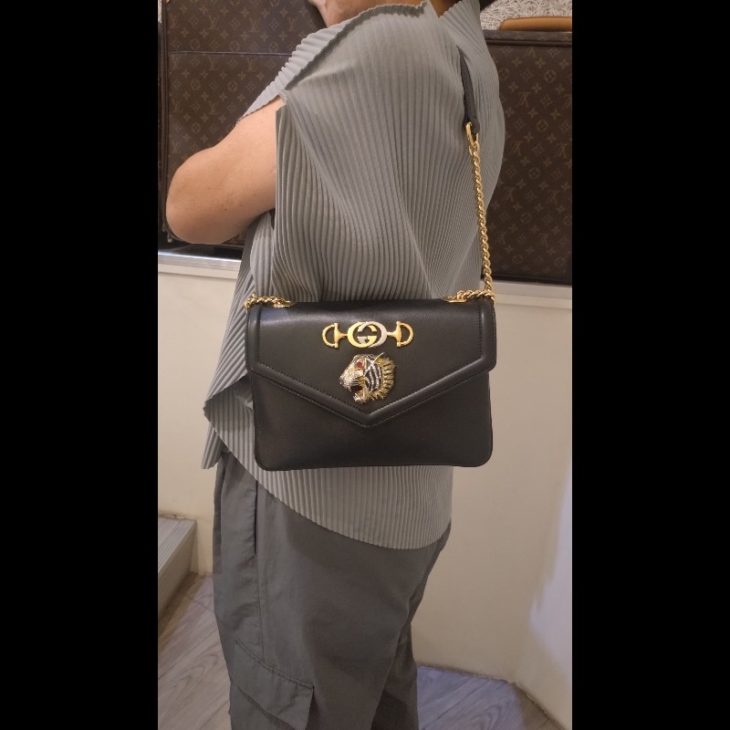 Gucci 金鍊水鑽虎頭黑皮革口蓋包-2