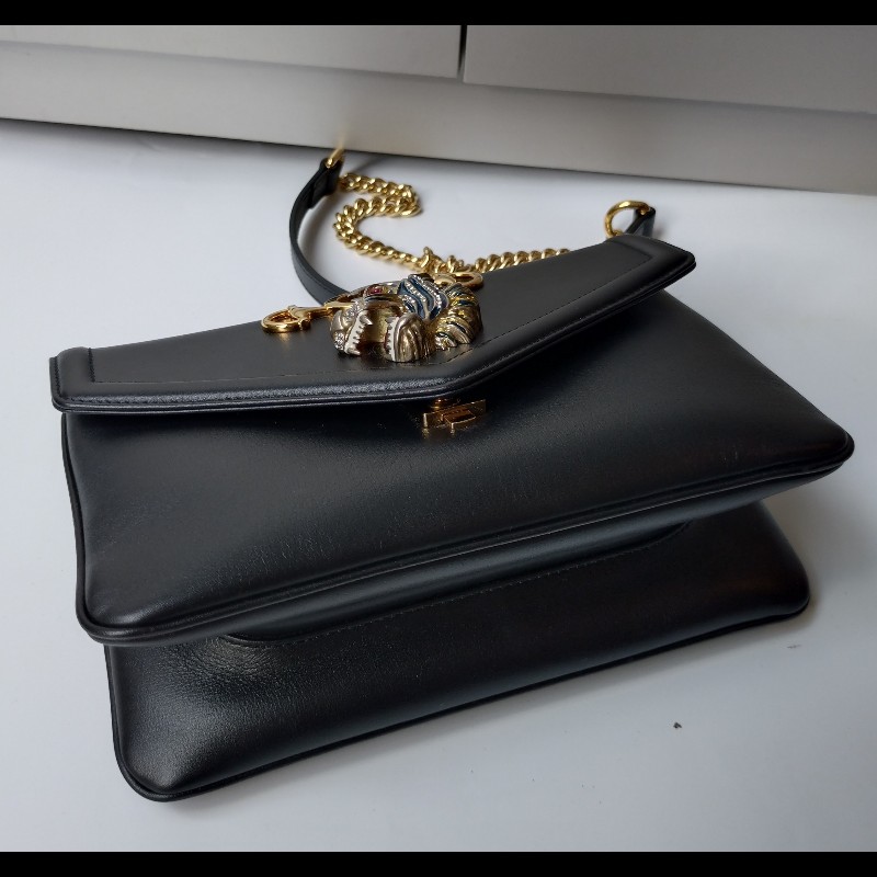 Gucci 金鍊水鑽虎頭黑皮革口蓋包-6