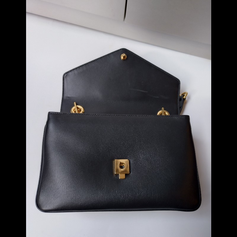 Gucci 金鍊水鑽虎頭黑皮革口蓋包-19