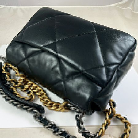 ＊奢華大道國際精品＊【CH0713】CHANEL 黑色羊皮金釦19系列口蓋兩用包 AS1160-3