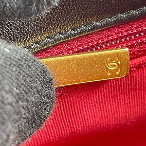 ＊奢華大道國際精品＊【CH0713】CHANEL 黑色羊皮金釦19系列口蓋兩用包 AS1160-6