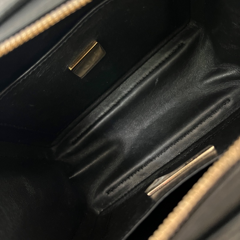 半價折扣 Chanel vanity case 空姐包 大logo 盒子包-12