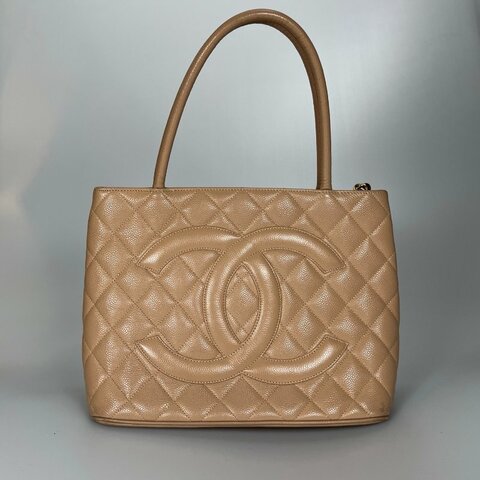 CHANEL 荔枝金幣包 奶茶色