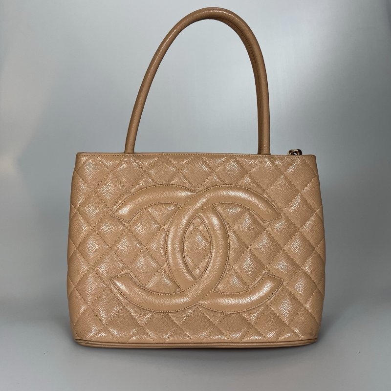 CHANEL 荔枝金幣包 奶茶色-0