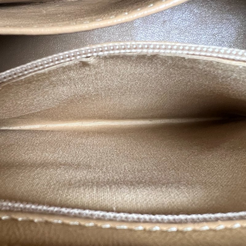 CHANEL 荔枝金幣包 奶茶色-7