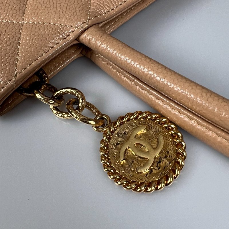 CHANEL 荔枝金幣包 奶茶色-10
