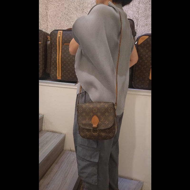 LV老花古董牛鼻斜背包-3