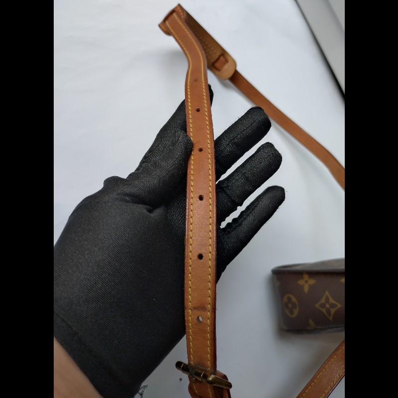 LV老花古董牛鼻斜背包-19