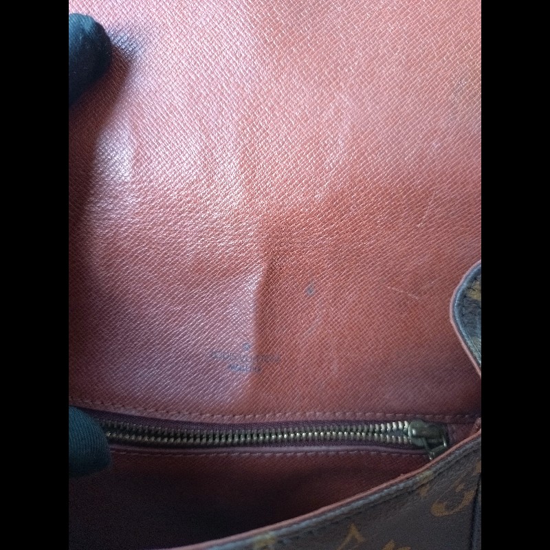 LV老花古董牛鼻斜背包-31