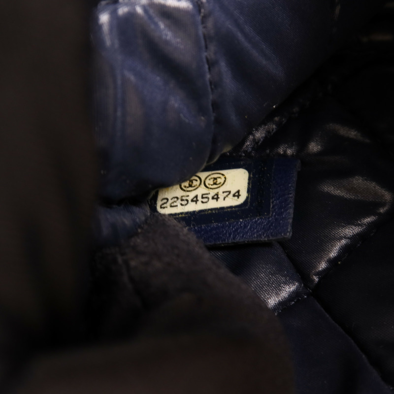 CHANEL 羊皮皮革Pouch銀扣手拿包-6