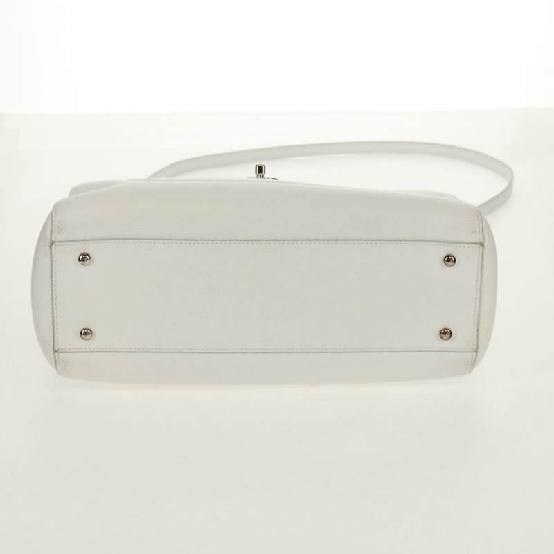 【日本直送】香奈兒 Neo Executive 手提包，魚子醬紋皮革，兩用款，白色/銀色雙C標誌，貨號 BA7294M-5