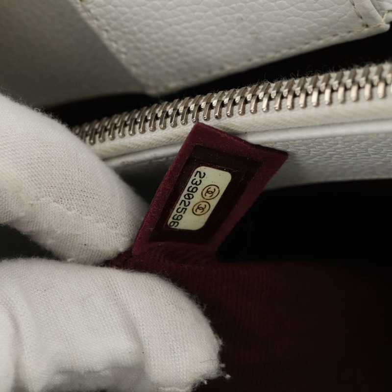 【日本直送】香奈兒 Neo Executive 手提包，魚子醬紋皮革，兩用款，白色/銀色雙C標誌，貨號 BA7294M-9