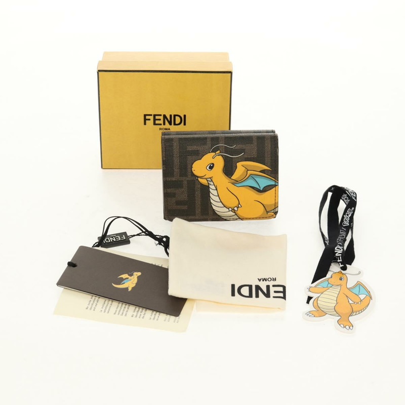 【日本直送】FENDI Zucca 帆布緊湊型皮夾 PVC FENDI x FRGMT x POKMON 黑色正品 150605M-11