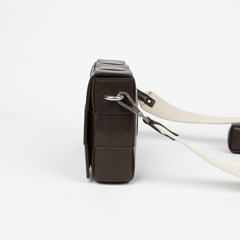 BOTTEGA VENETA 磁帶式肩帶斜背包 741777-2