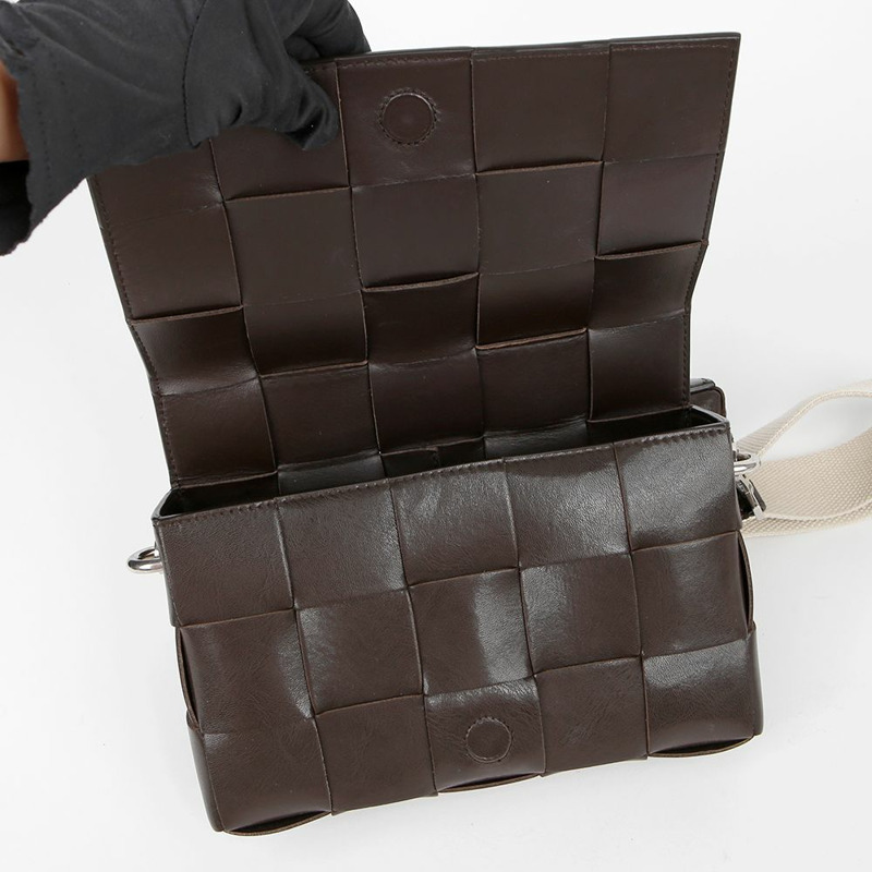 BOTTEGA VENETA 磁帶式肩帶斜背包 741777-6