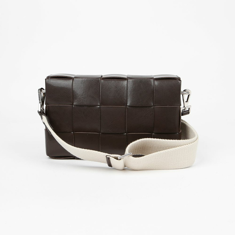 【包稅】BOTTEGA VENETA 741777 卡帶肩帶斜背包-1