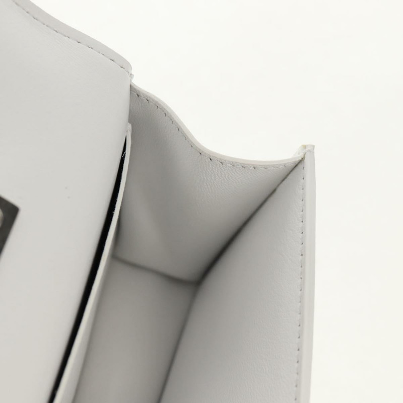 【日本直送】Salvatore Ferragamo 白色銀色皮革手拿包（正品）150881AV-20