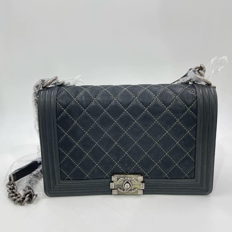 CHANEL BOY 25 medium-6