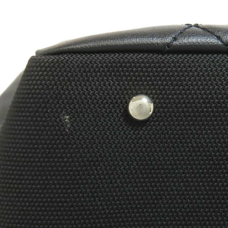 香奈兒女士 Pavillionaire MM 銀色五金小牛皮手提包-17