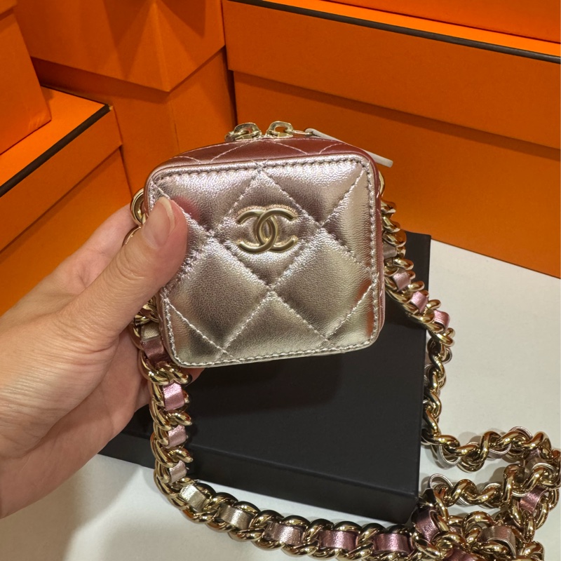 CHANEL 香奈兒秀款小方糖 🍭🍡 櫃價9萬多 全新閒置-0