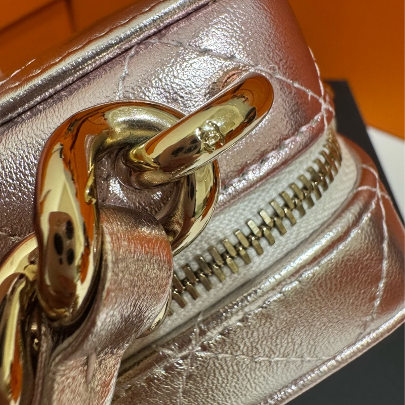 CHANEL 香奈兒秀款小方糖 🍭🍡 櫃價9萬多 全新閒置-5