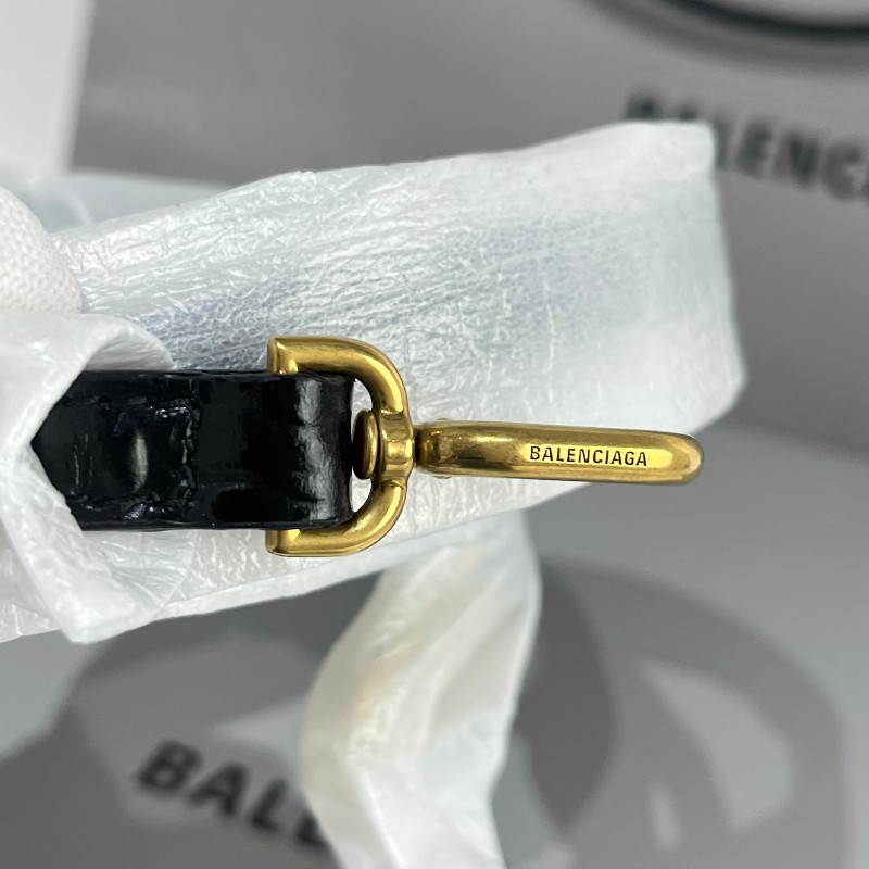 Balenciaga/巴黎世家黑金鱷魚壓紋沙漏xs號斜挎包-17