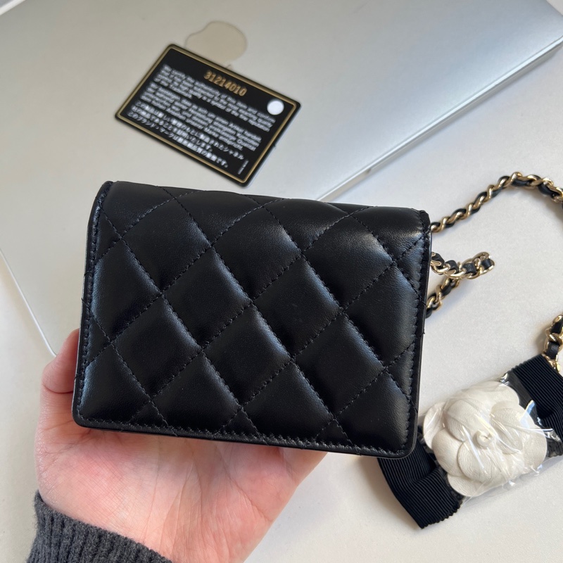 ⟢ Chanel 21s羊皮山茶花肩帶 mini woc-3