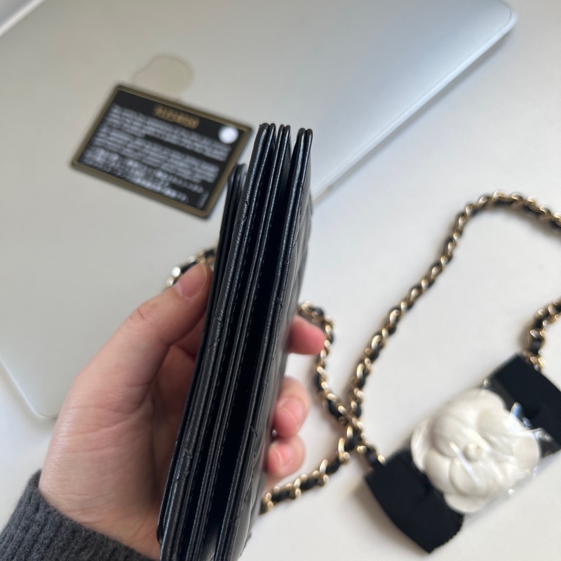 ⟢ Chanel 21s羊皮山茶花肩帶 mini woc-4