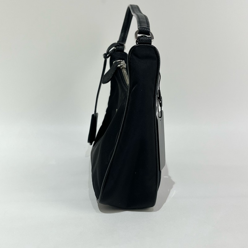 Prada/普拉達黑色hobo手提包。-1