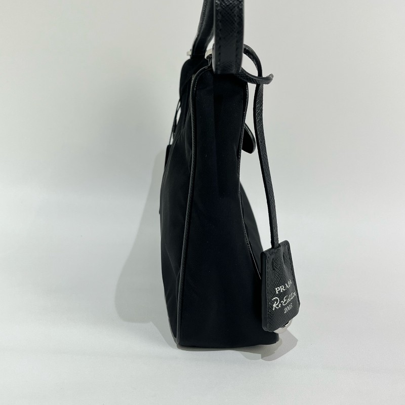 Prada/普拉達黑色hobo手提包。-2