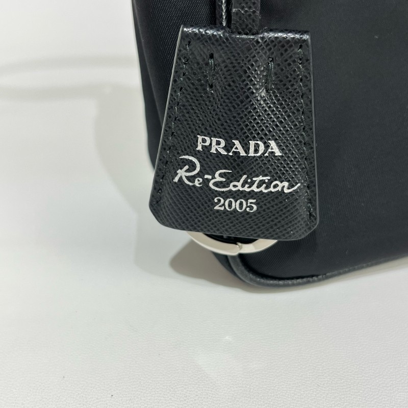 Prada/普拉達黑色hobo手提包。-5