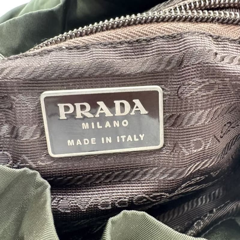 【LA LUNE】絕版古董品 Prada橄欖綠色銀標雙肩包 後背包 背囊 中古包 二手包-6