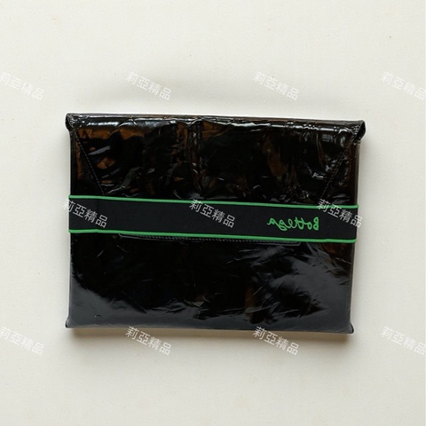 莉亞精品♡BV 701266手拿包 黑綠 二手