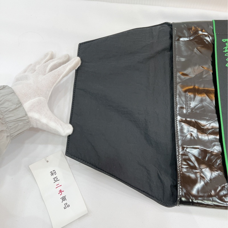 莉亞精品♡BV 701266手拿包 黑綠 二手-13