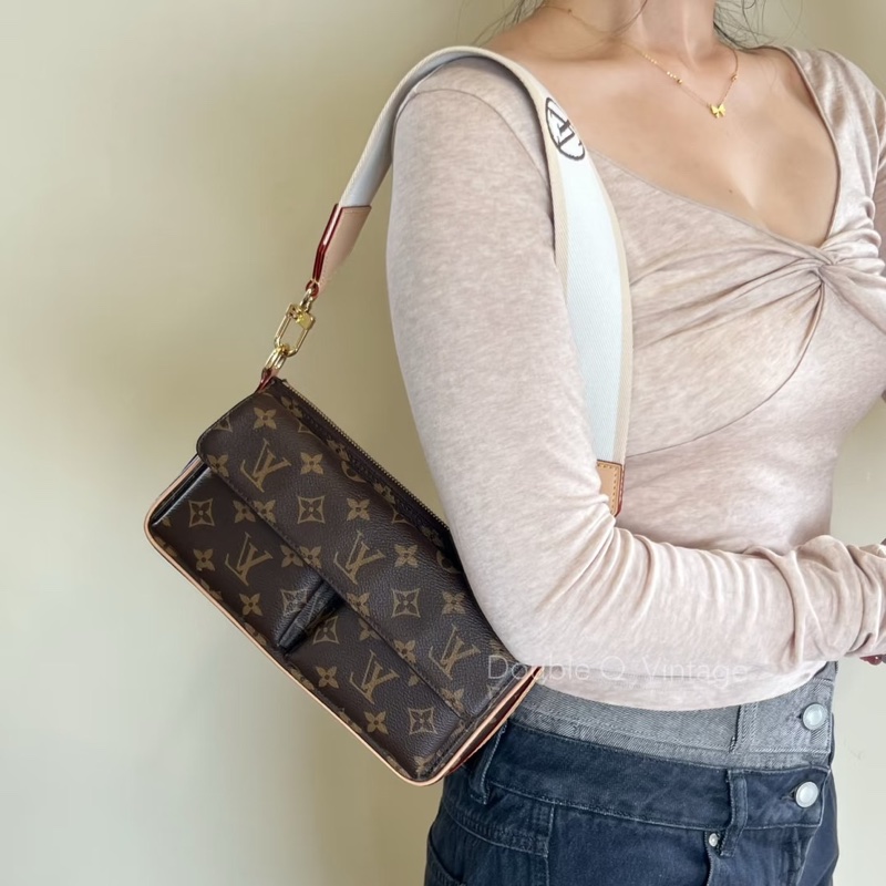 莉亞精品♡LV m46999 新款駱駝包 二手-1