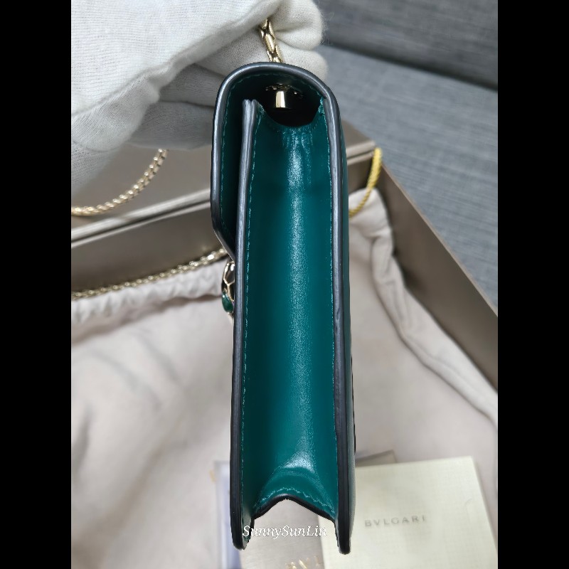 BVLGARI 寶格麗 20cm方形蛇頭包

祖母綠-18