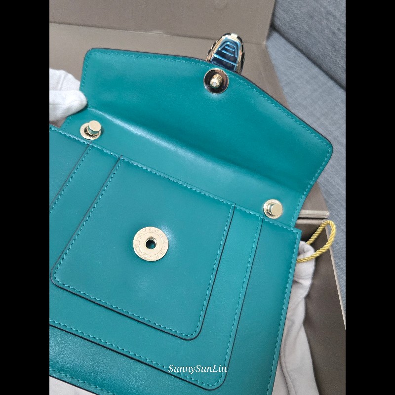 BVLGARI 寶格麗 20cm方形蛇頭包

祖母綠-22