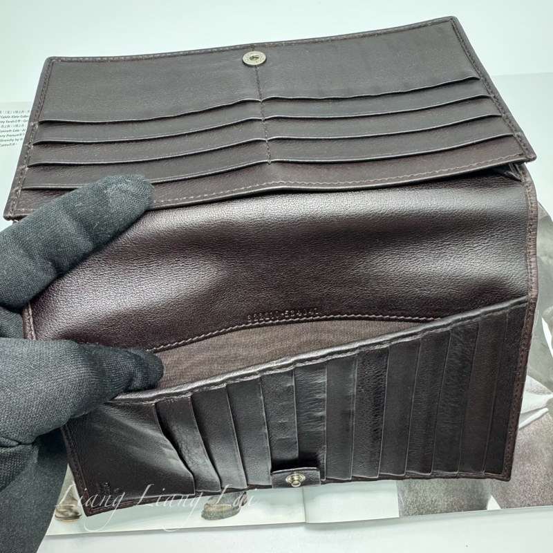 GUCCI Guccissima 經典GG壓紋深咖啡色扣式長夾-3