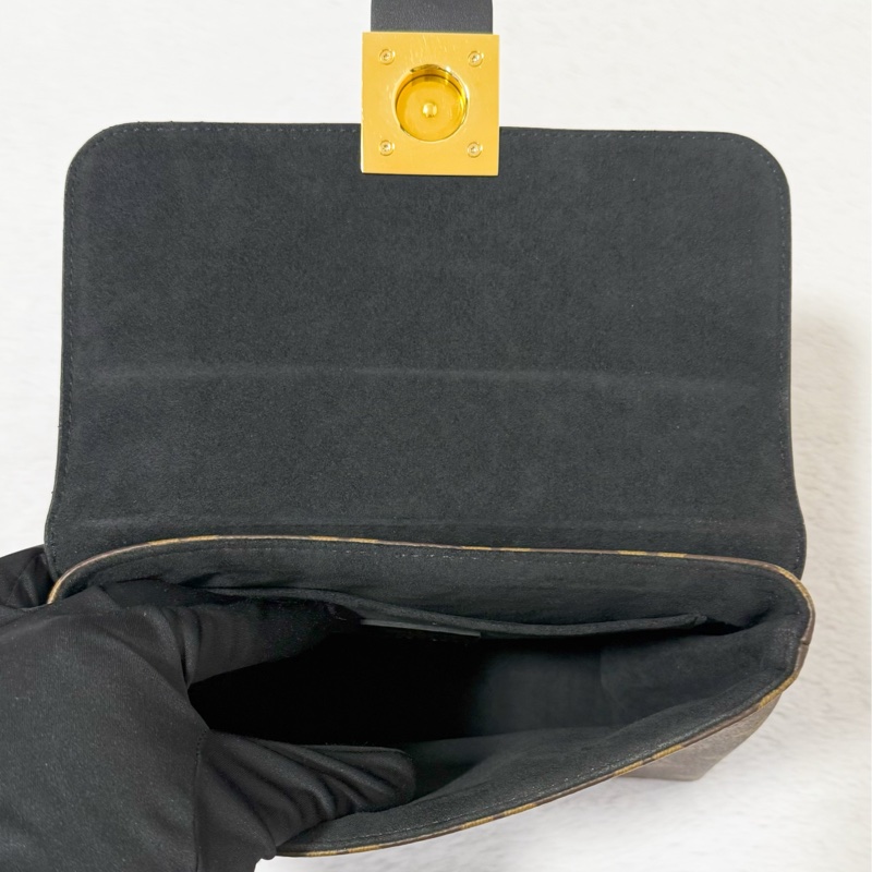 Louis Vuitton LOCKY BB MNG NOIR 黑色-12