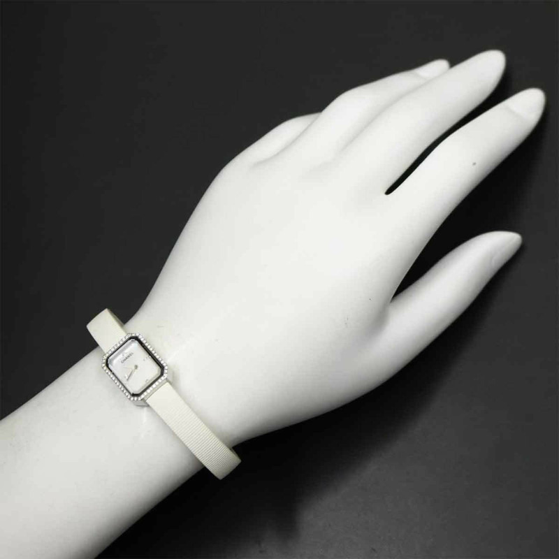 香奈兒 Premiere H2433 鑲鑽錶圈女錶，鑲嵌 4 顆鑽石，白色錶殼，橡膠錶帶，石英機芯-2