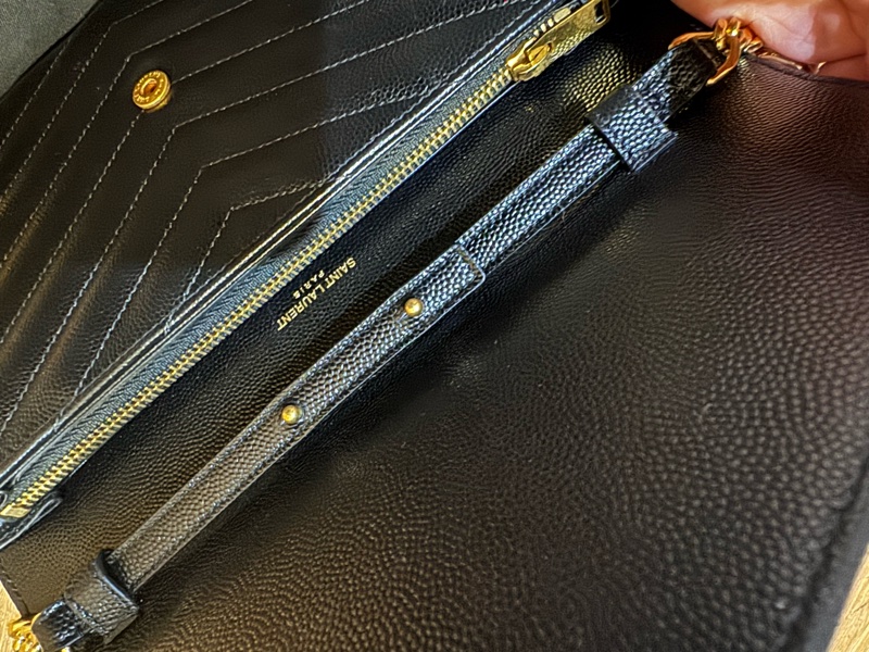 YSL WOC CASSANDRE經典粒面皮革鏈條錢包-4