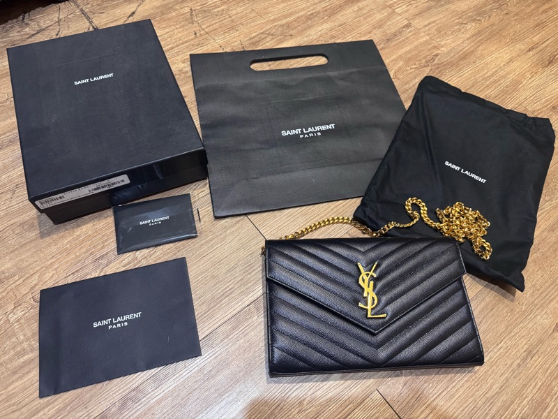 YSL WOC CASSANDRE經典粒面皮革鏈條錢包-10