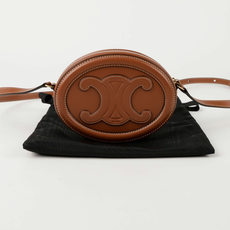 CELINE Triomphe Oval Pulse 斜背包 10I703DPQ-0